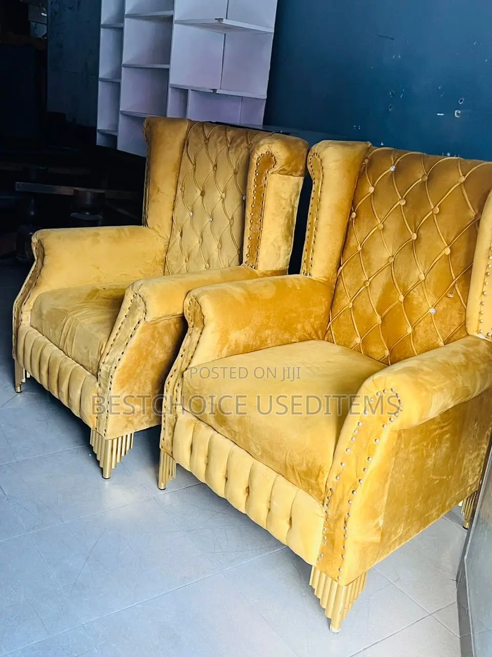 Sofa Set Zote 2:1:1. Zimetumikaa Kidogoo Mnoo