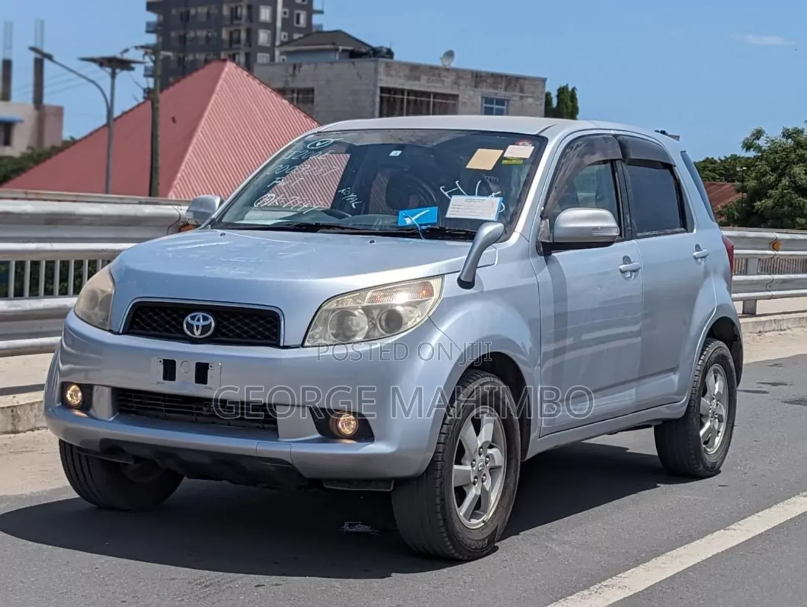 Toyota Rush 2010 Silver