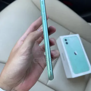 New Apple iPhone 11 128 GB Green