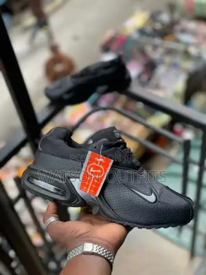 New Original Unisex Sneakers/Supreme Quality Shoes