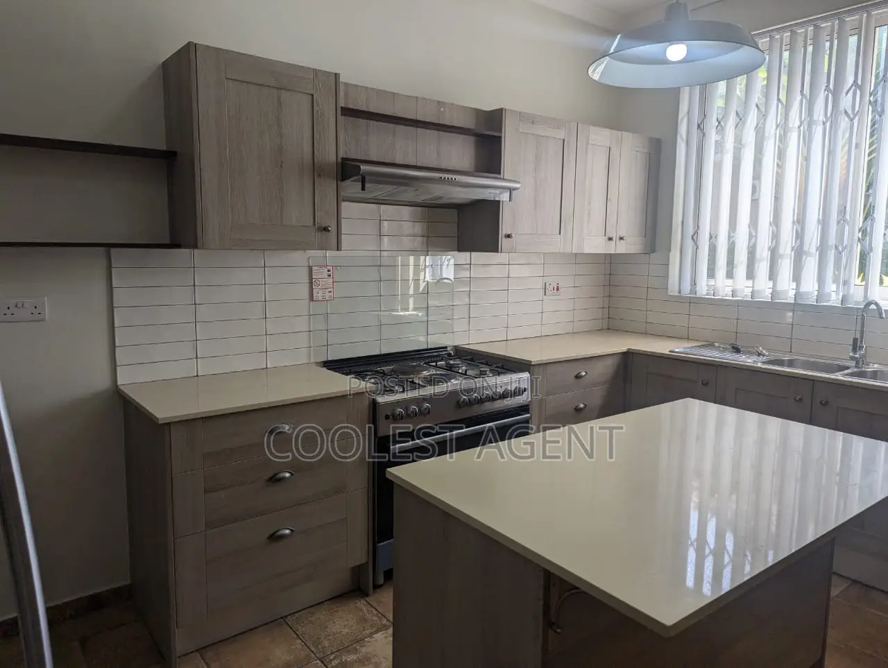 4bdrm Villa in Coolest Estate, Kinondoni for rent
