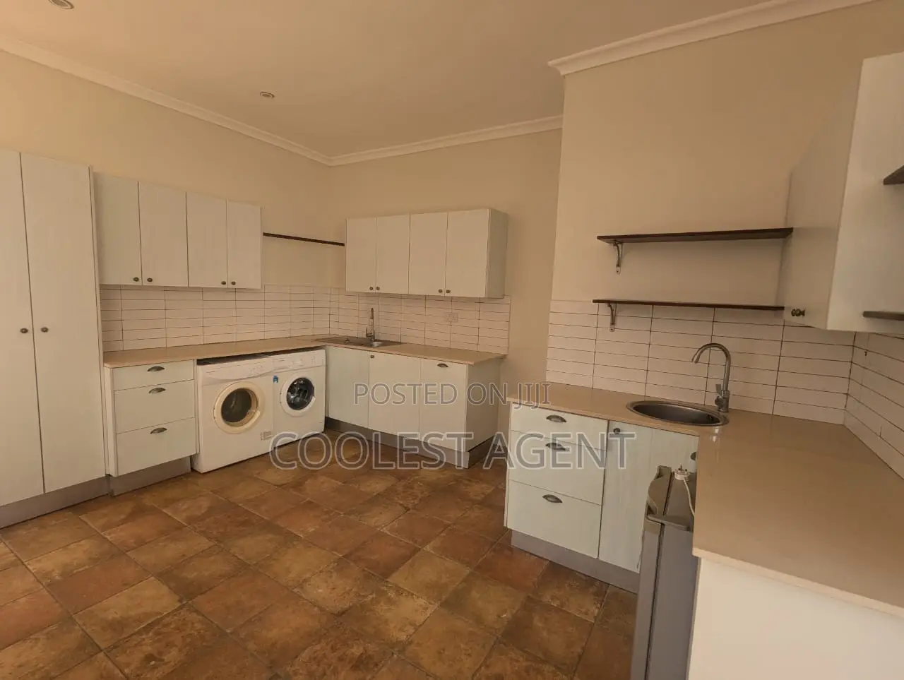 4bdrm Villa in Coolest Estate, Kinondoni for rent