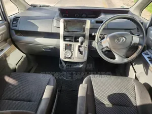 Toyota Noah 2008 Silver