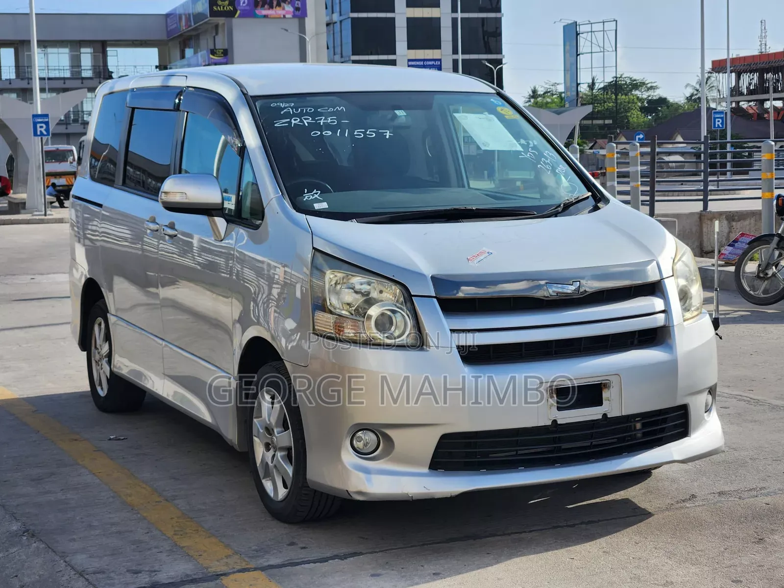 Toyota Noah 2008 Silver