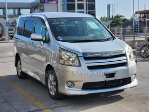 Toyota Noah 2008 Silver
