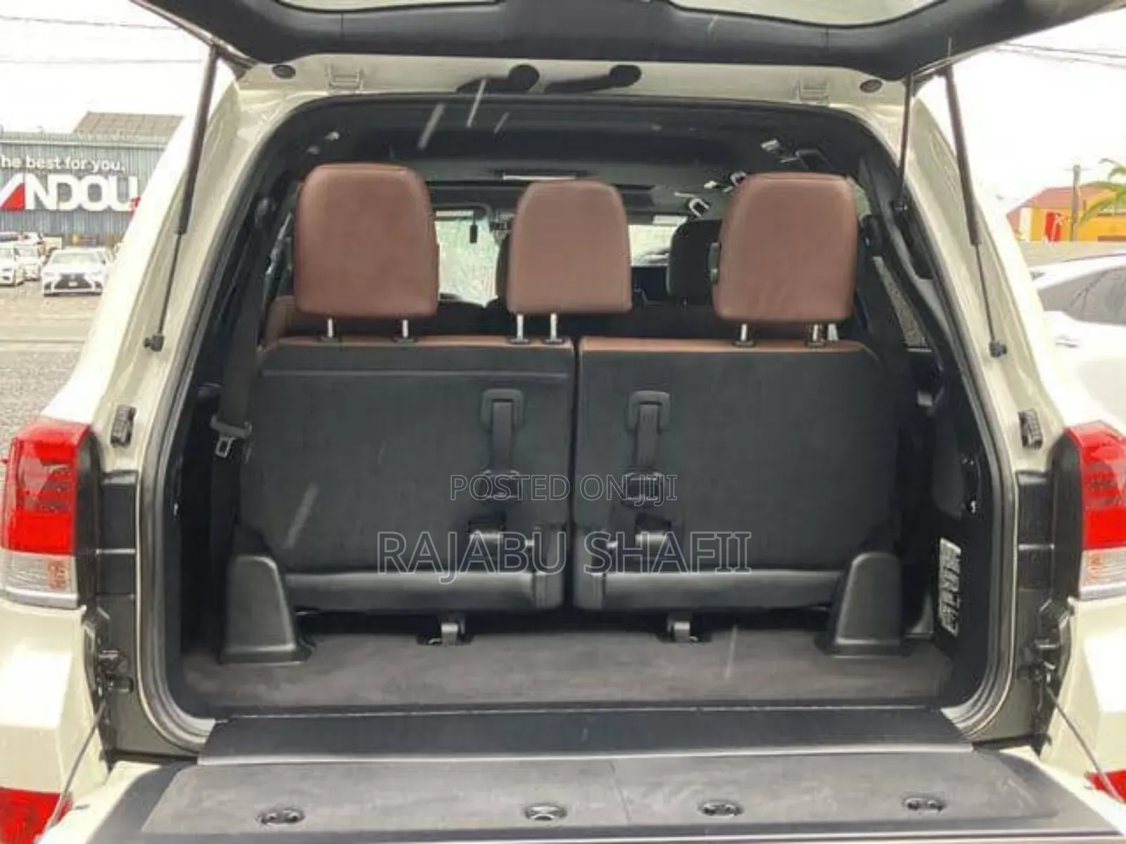 Toyota Land Cruiser 4.6 V8 ZX 2019 White
