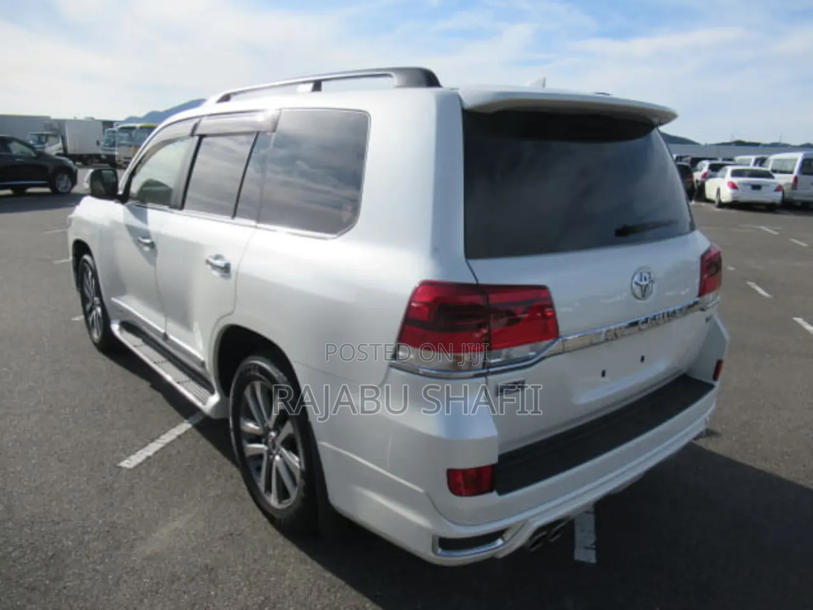 Toyota Land Cruiser 4.6 V8 ZX 2019 White