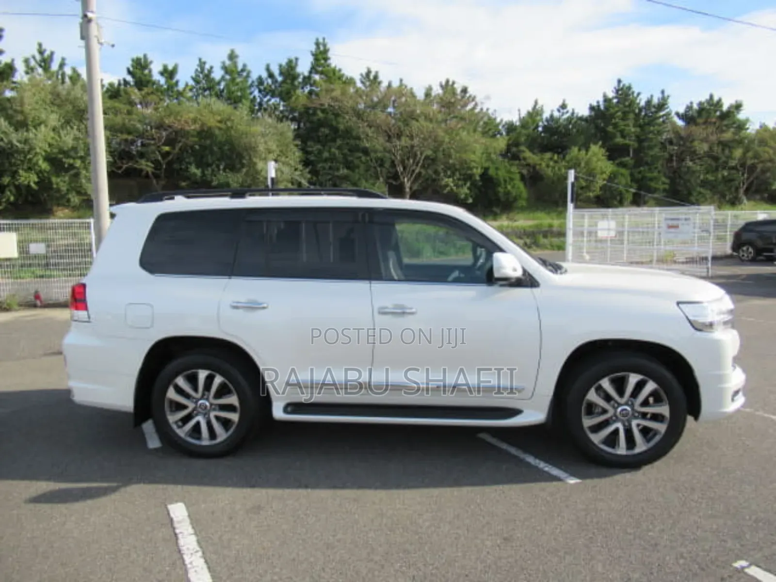 Toyota Land Cruiser 4.6 V8 ZX 2019 White
