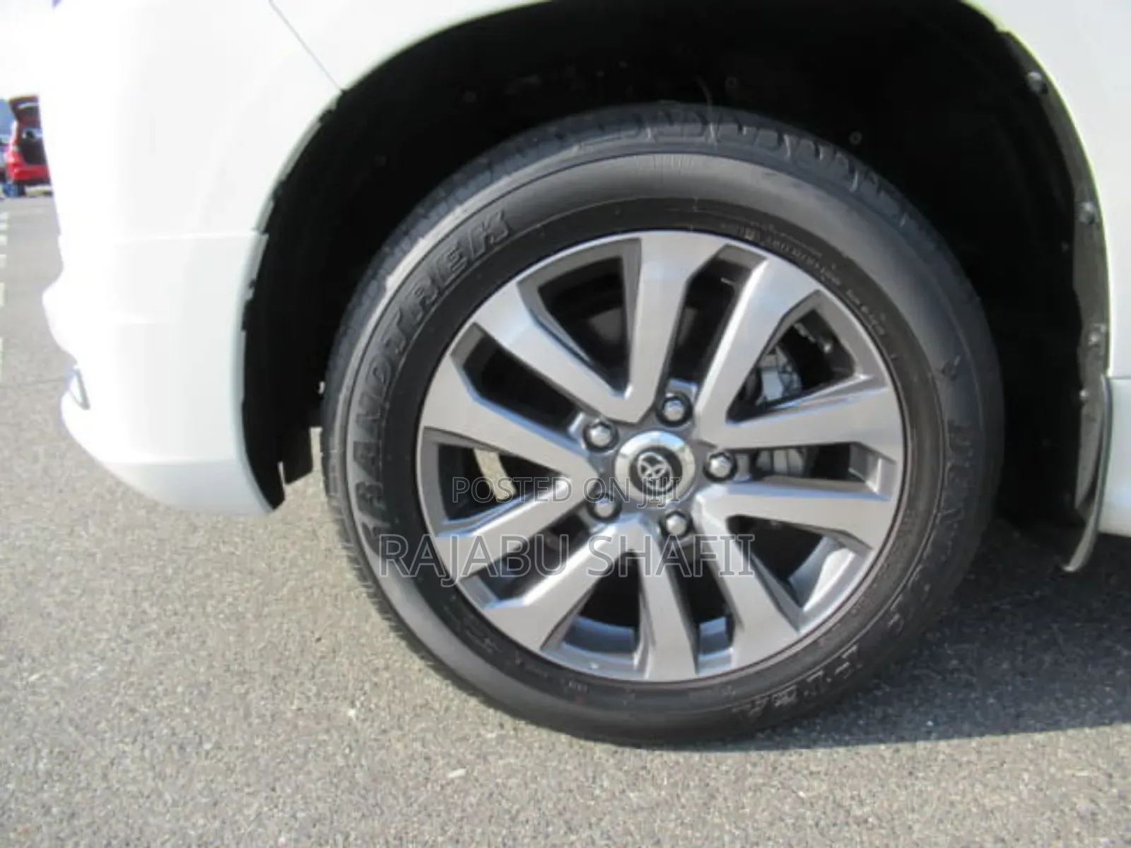 Toyota Land Cruiser 4.6 V8 ZX 2019 White