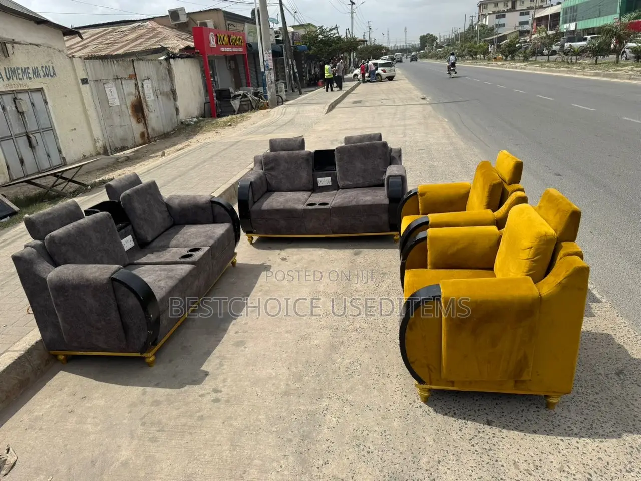 Sofa Set Zote Used as Clean Bado Mpyaa Mnoo
