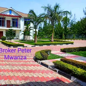 5bdrm House in Rock City, Nyamagana for rent