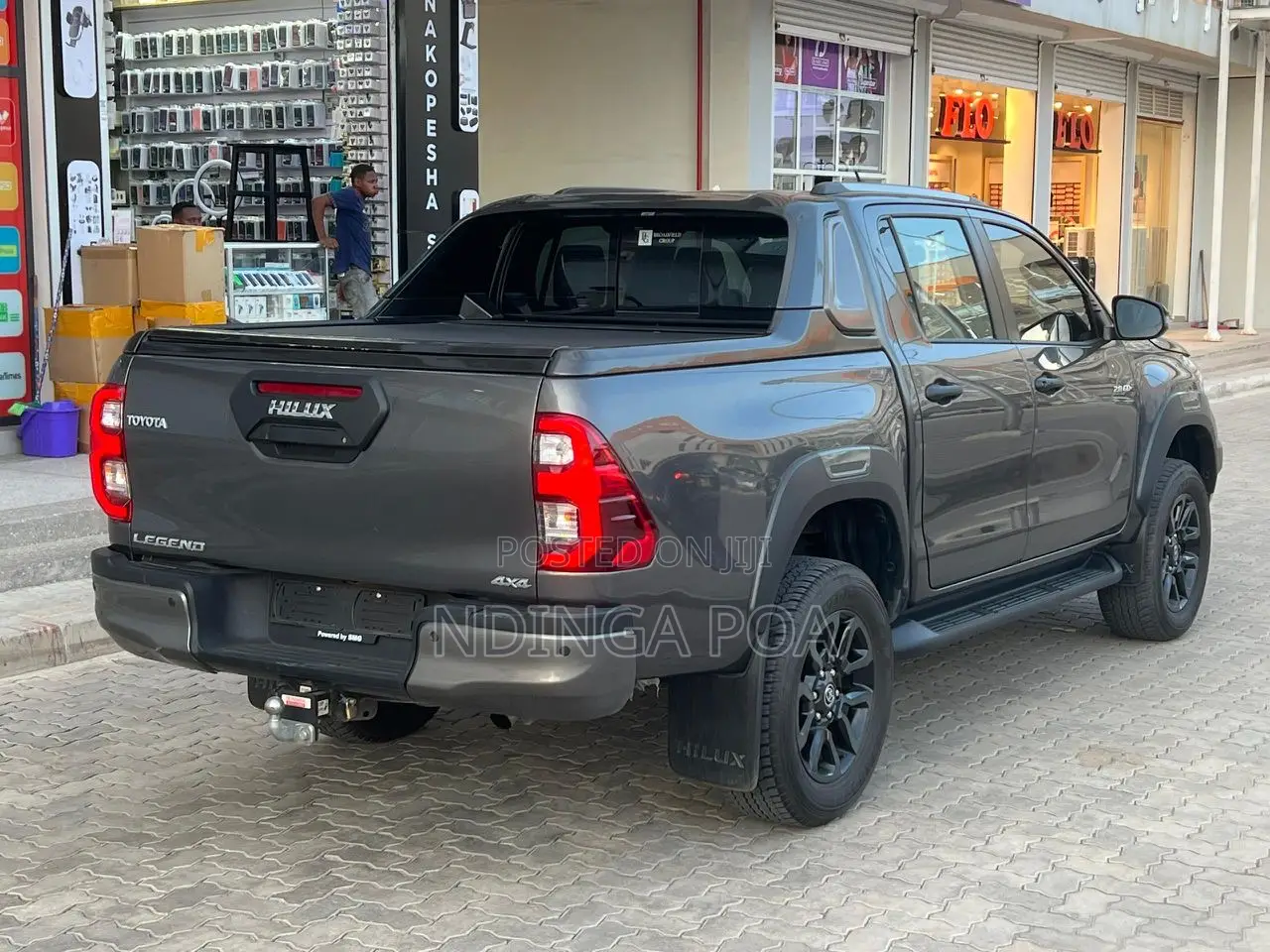 Toyota Hilux 2023 Gray