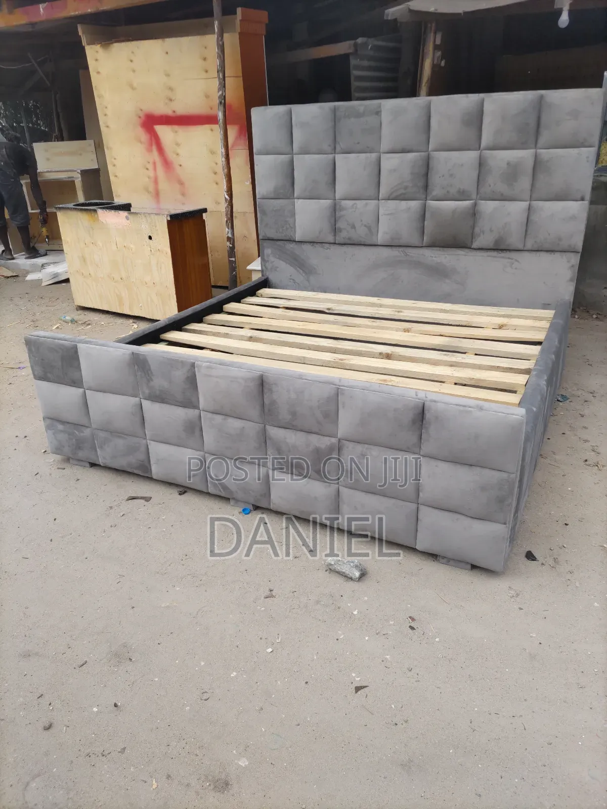 Bedsofa 6*6 Ina Droo Moja Rangi Ya Gray