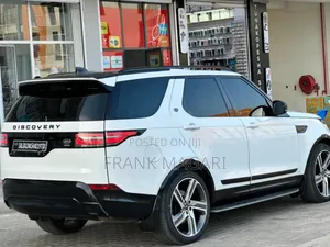 Land Rover Discovery 2018 White
