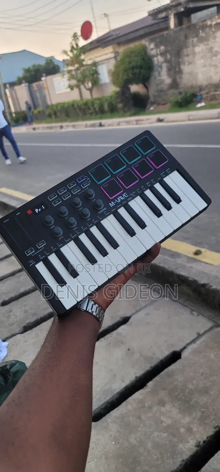 Studio Keyboard Mid