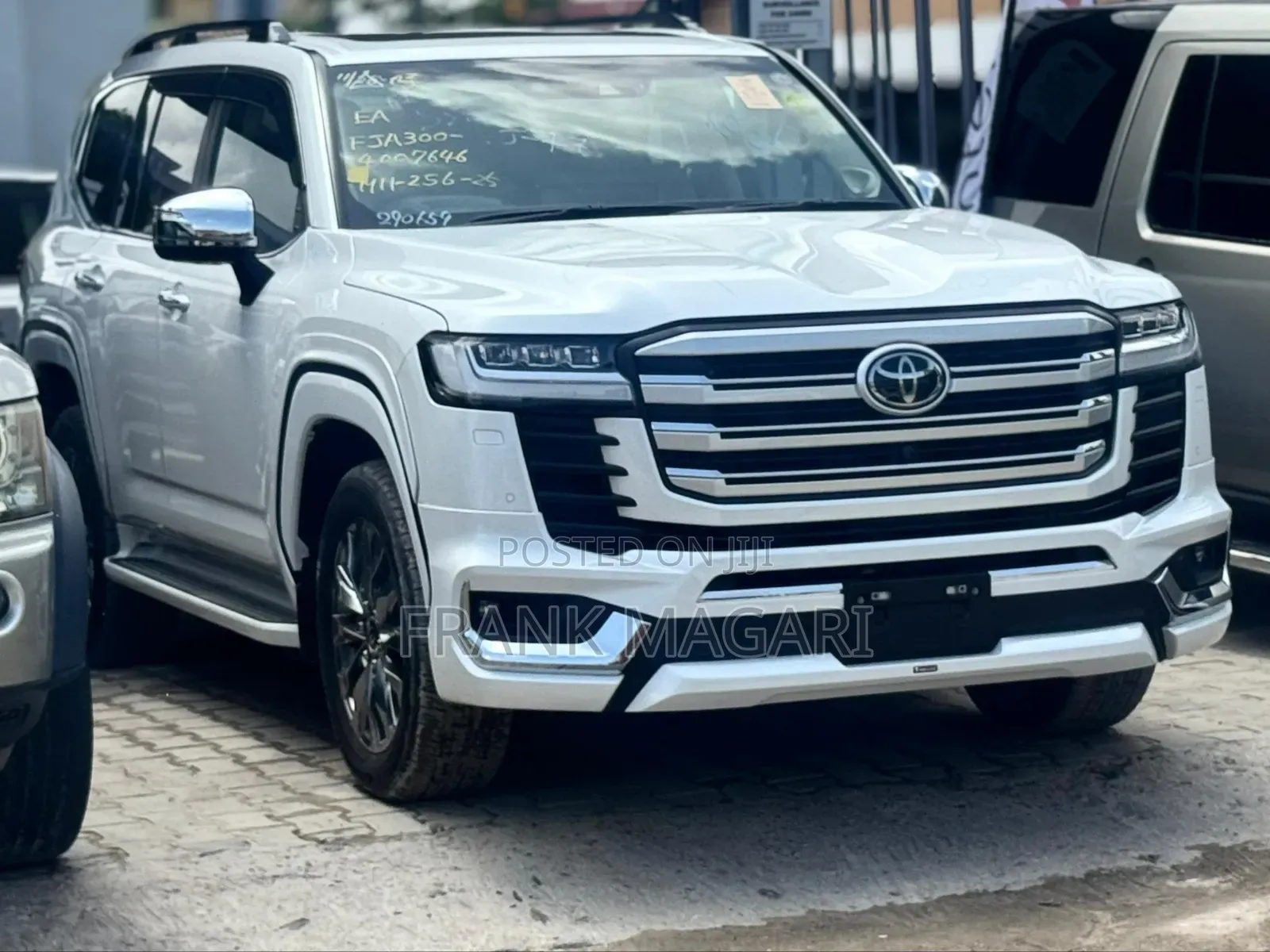 Toyota Land Cruiser 2022 White