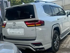 Toyota Land Cruiser 2022 White