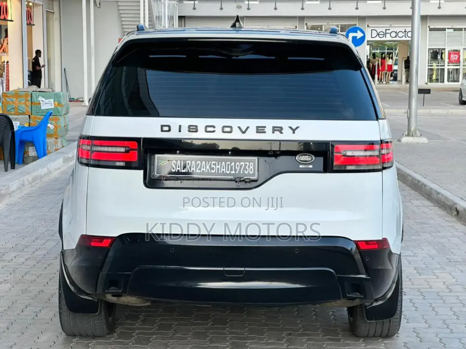 Land Rover Discovery 2018 White