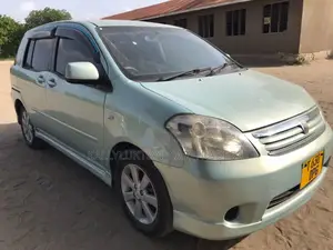 Toyota Raum 2008 Green