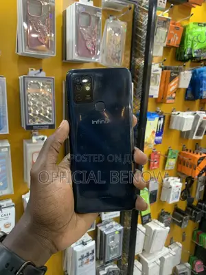 Photo - Infinix Hot 10 64 GB Black