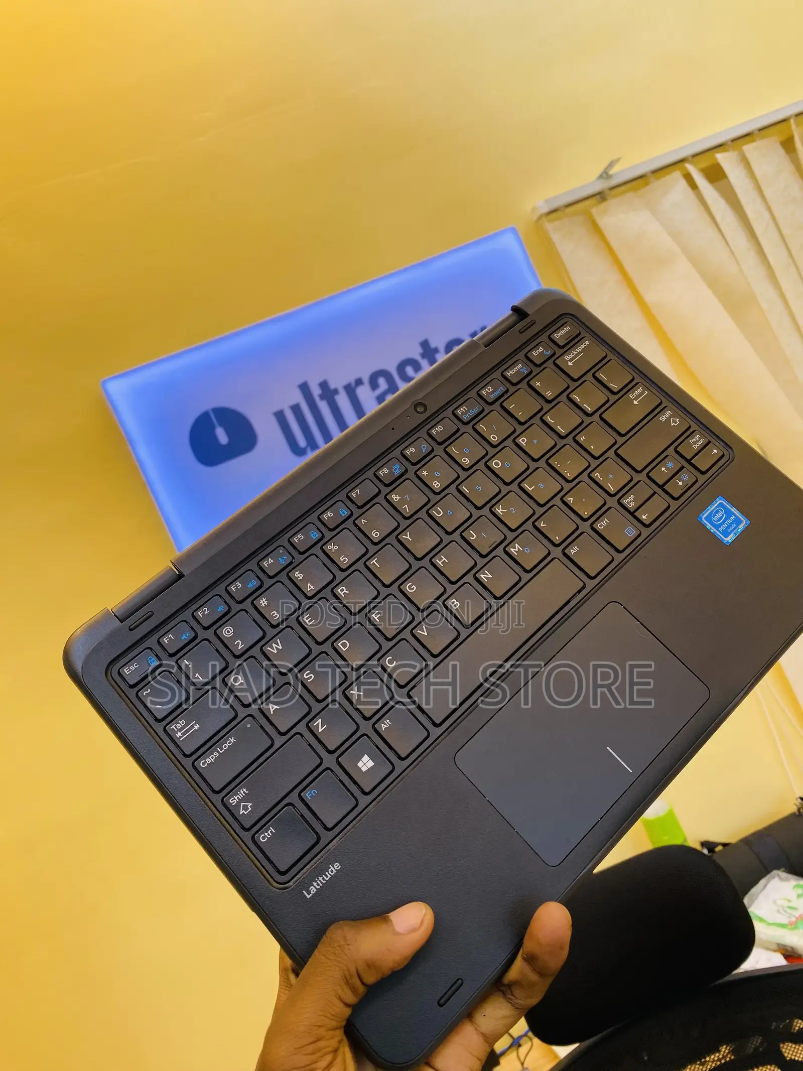 Laptop Dell Latitude 3189 4GB Intel SSD 128GB
