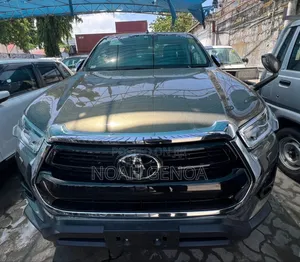 Toyota Hilux 2021 Gray