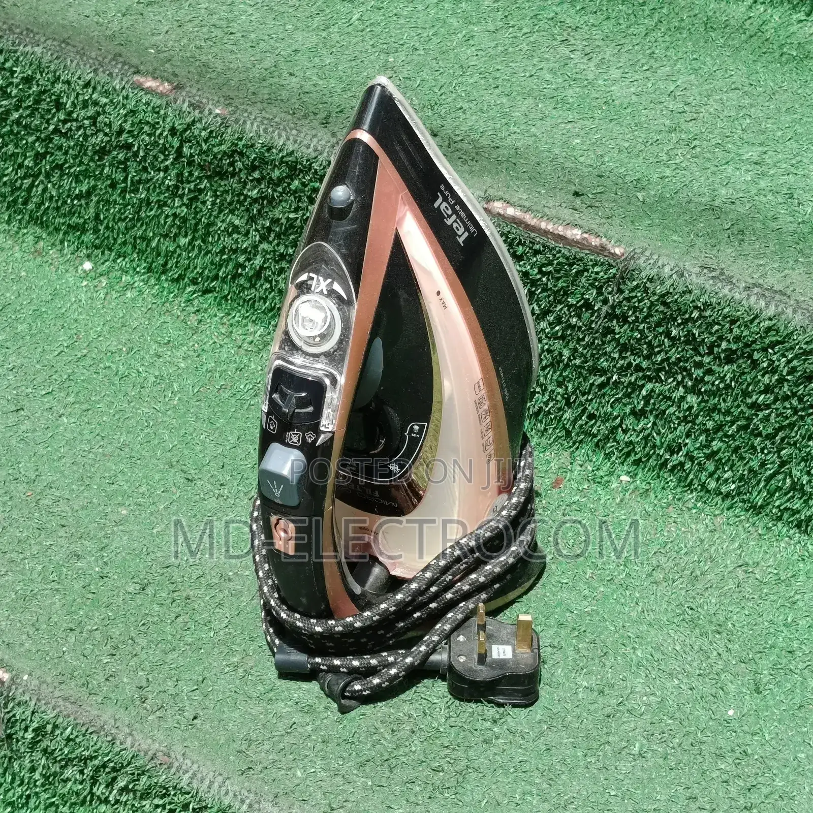 Tefal Ultimate Pure Steam Iron