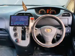 Toyota Ractis 2008 Silver