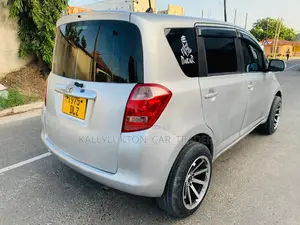 Toyota Ractis 2008 Silver