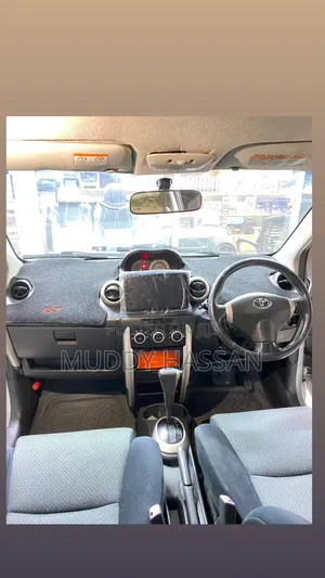 Toyota IST 2006 Silver