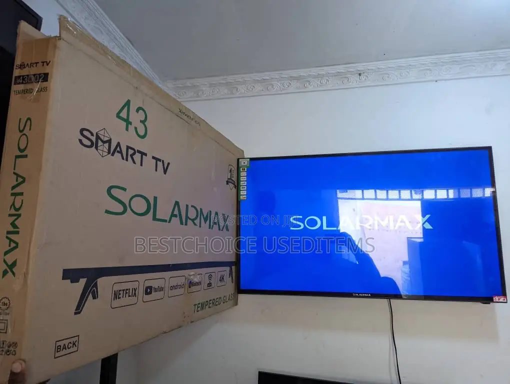 Solarmax Smart TV// 43 Inches// Full Box//