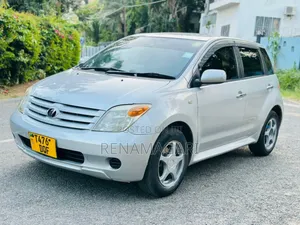 Toyota IST 2005 Silver