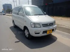 Toyota Noah 2005 White