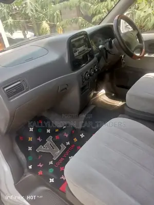 Toyota Noah 2005 White