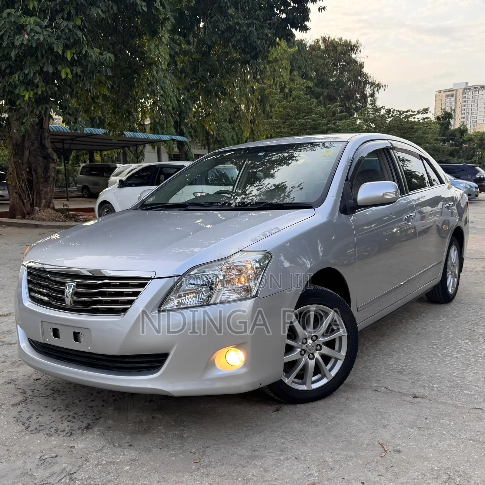 Toyota Premio 1.8 FWD 2013 Silver