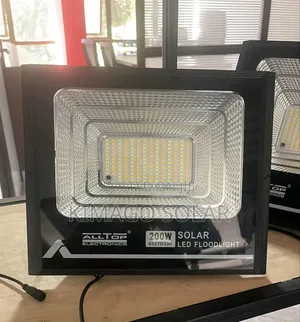 Flood Light: Hii Ndio Taa Solar 200w Mwanga Wa Uhakika