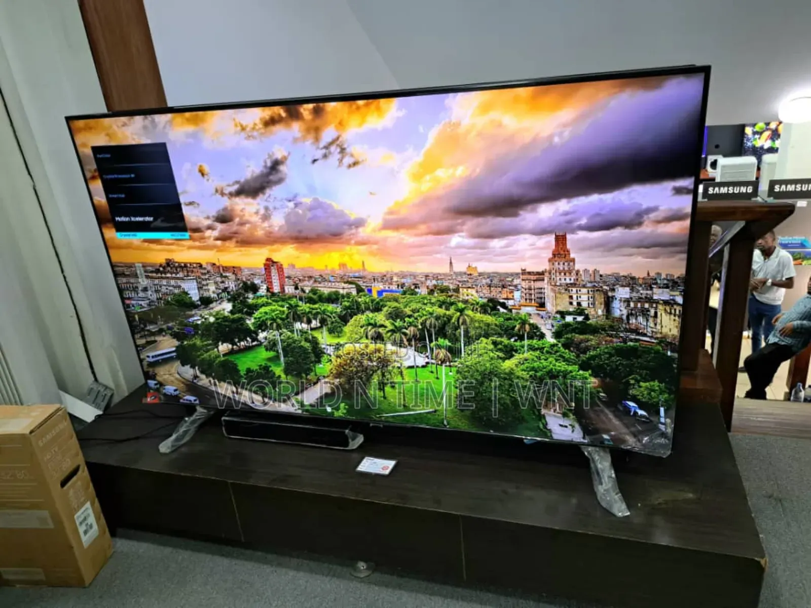 Offer Samsung 50" Du7010 / 7000 Crystal Uhd HDR Smart Tv 2024