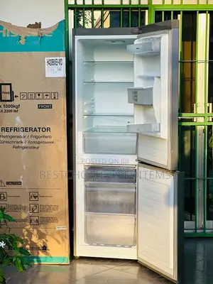 Hisense Fridge // 321L //