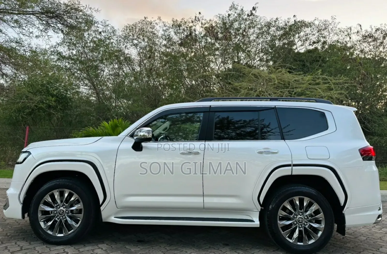Toyota Land Cruiser 2022 Pearl