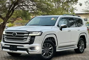 Toyota Land Cruiser 2022 Pearl