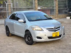 Toyota Belta 2005 Silver