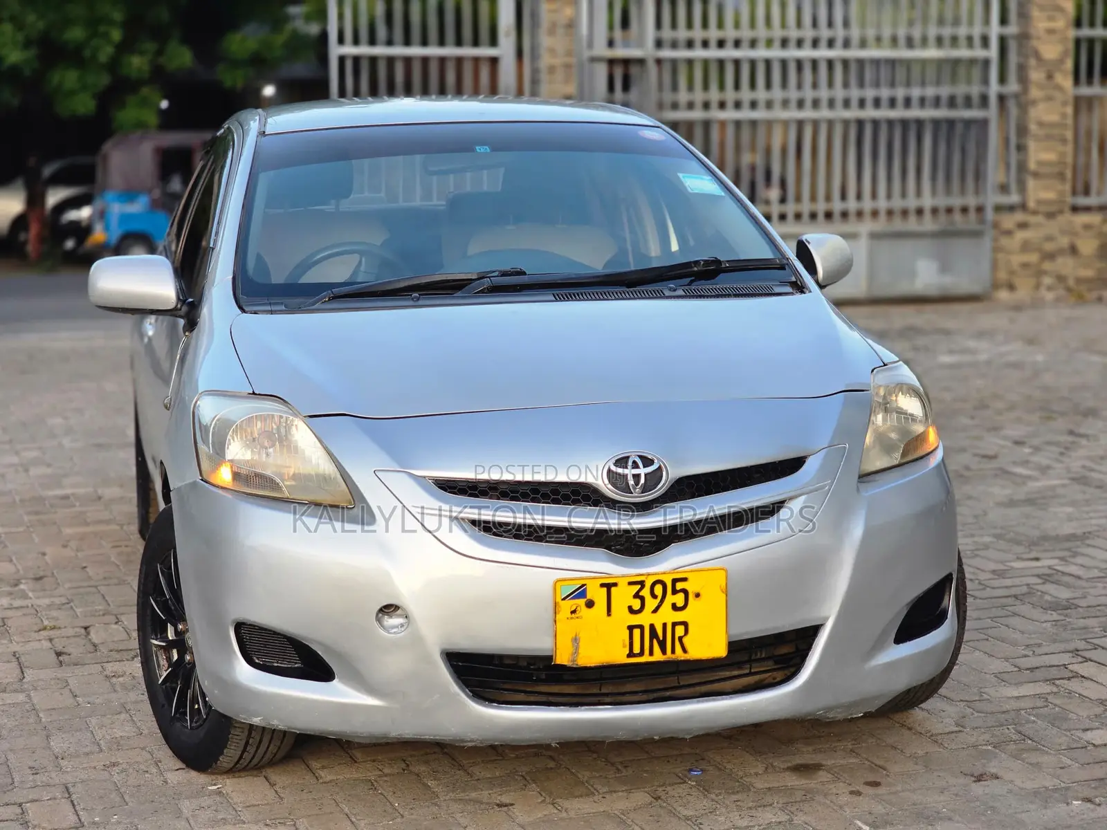 Toyota Belta 2005 Silver