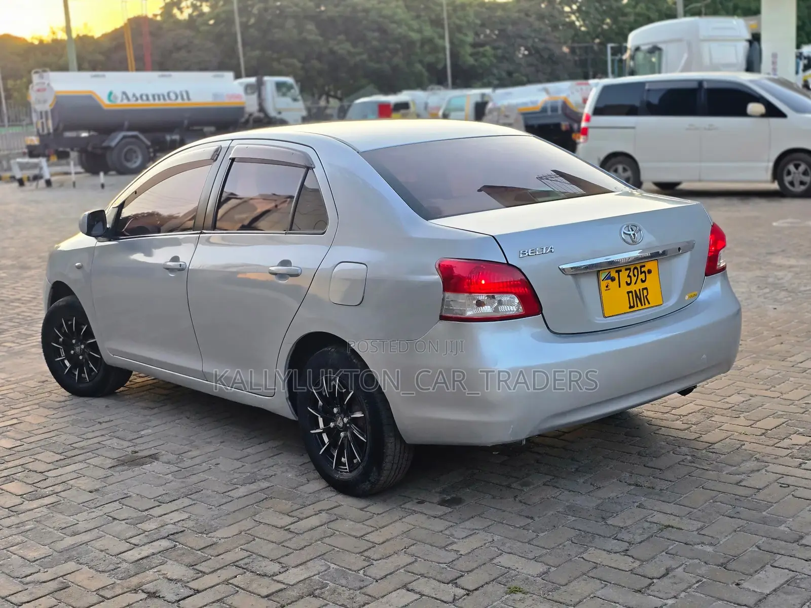Toyota Belta 2005 Silver