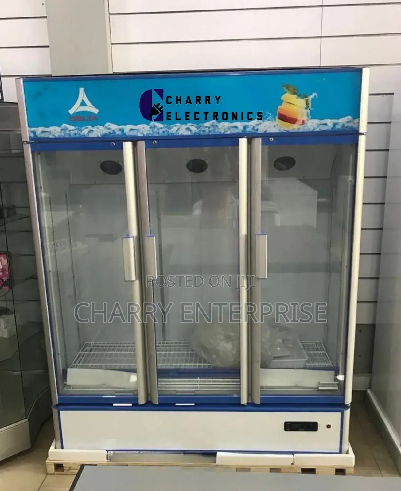 Delta Showcase Fridge 3doors( Chiller/ Display Fridge) 1050L
