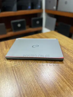 Laptop Fujitsu Lifebook E736 8GB Intel Core I5 HDD 500GB