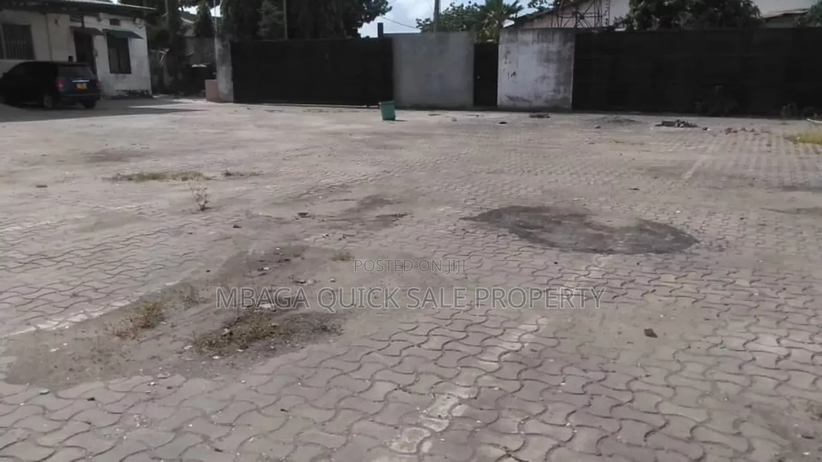 Yard SQM 2000 for Rent at Gerezani Lugoda