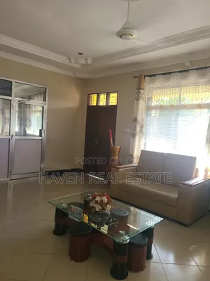 4bdrm House in Yombo for sale