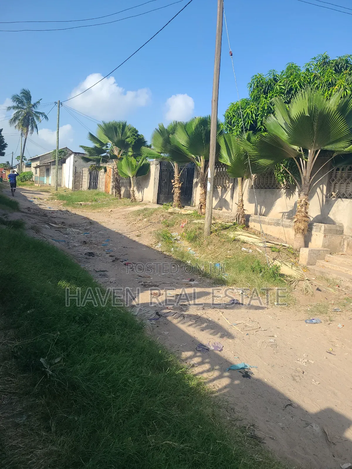 4bdrm House in Yombo for sale