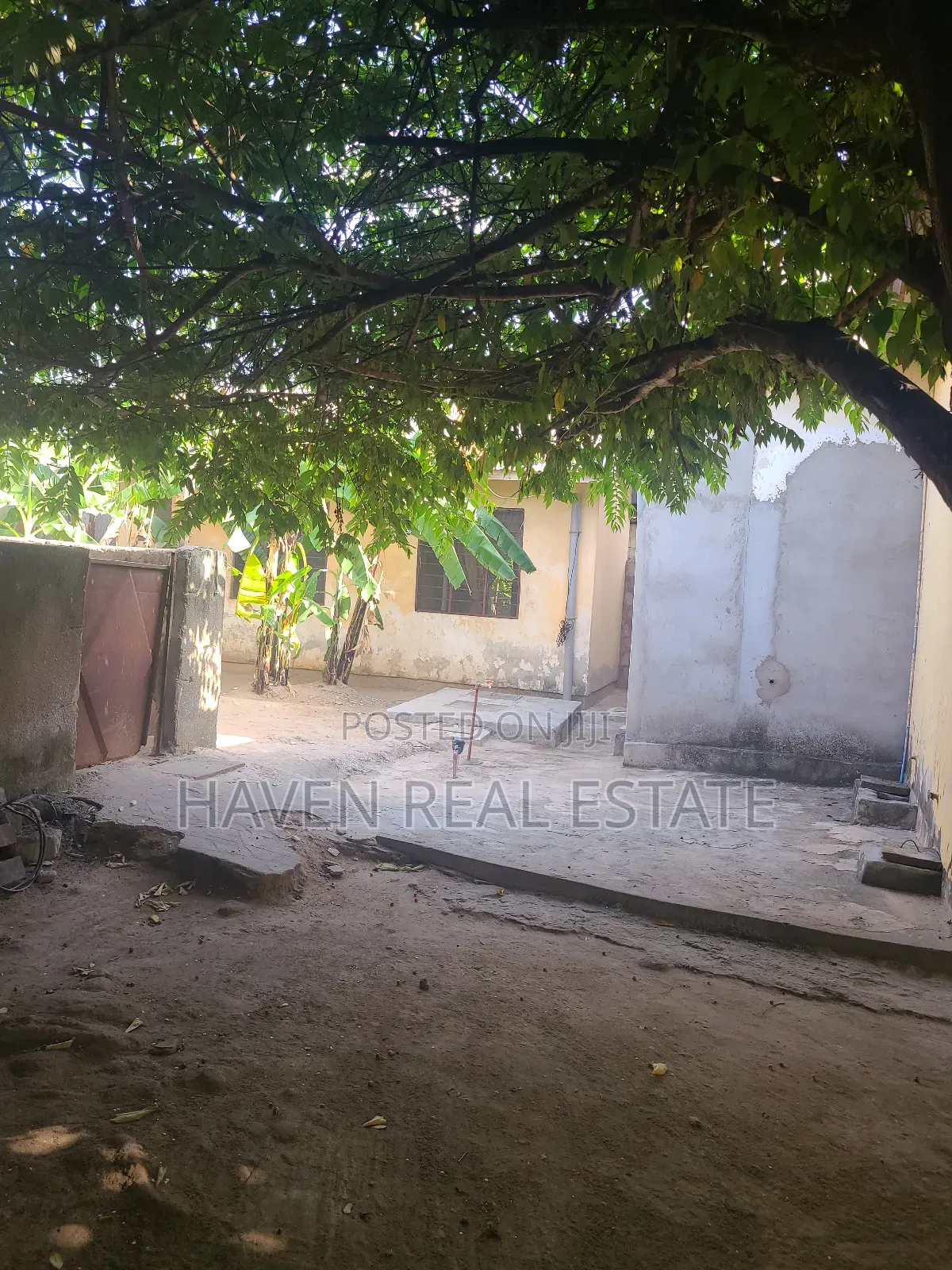 4bdrm House in Yombo for sale