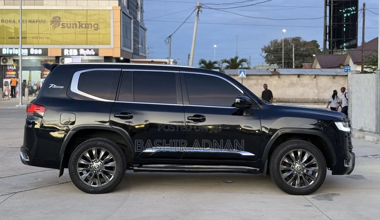 Toyota Land Cruiser 2015 Black